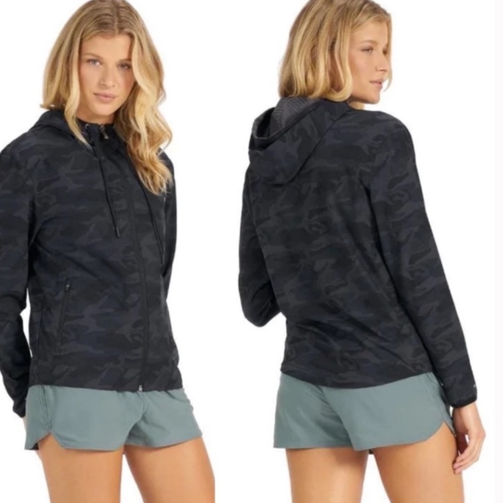 Brand new w/tags Vuori Women's Camo Hooded Jacket Shell Size Small
